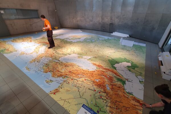 2021-05-02-geografie-europakarte-aula (1)