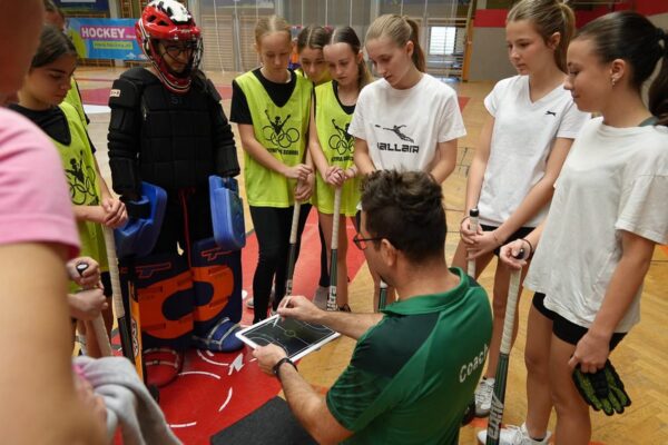 2024-11-29-wallerergym-hockey001