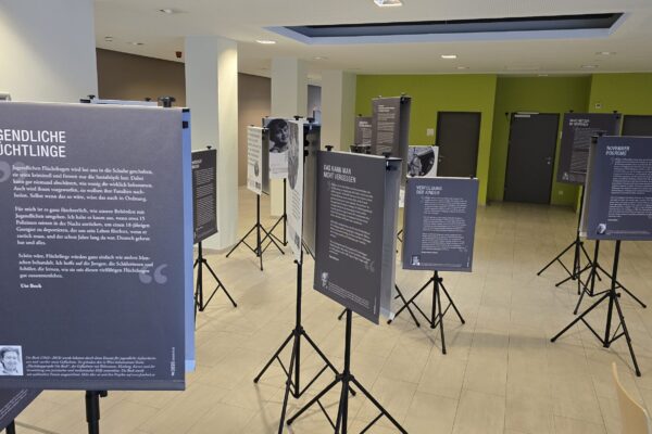 2025-03-14-geschichte-wanderausstellung-darueber-sprechen (9)