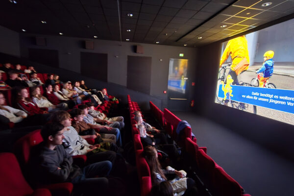 2025-04-10-climate-corner-kinofilm-automobiler-mensch (2)