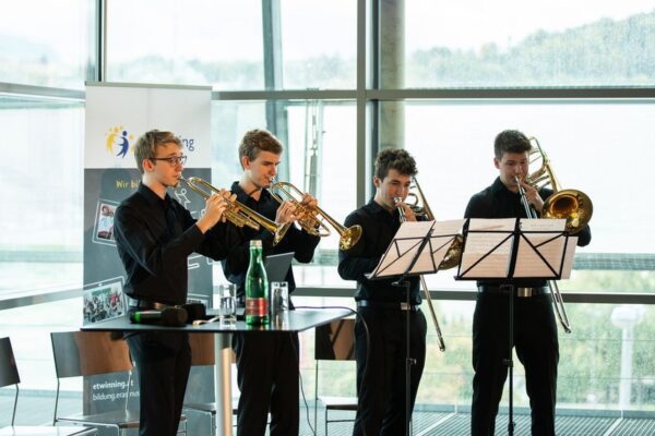 2019-10-10-wallerergym-etwinning-guetesiegel-sonderpreis-werte-wagen002