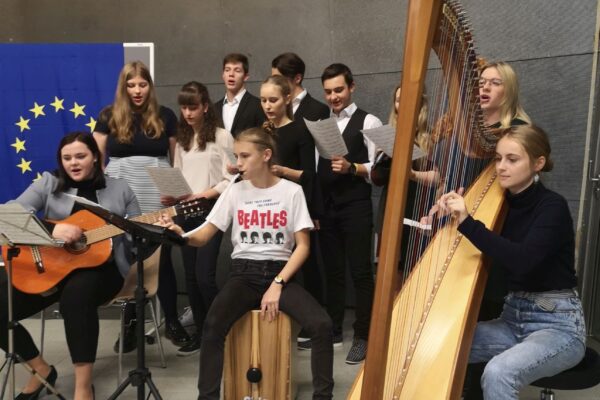 2019-11-18-eltern-vortrag-diskussion-eu005