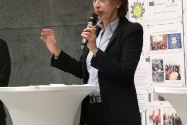 2019-11-18-eltern-vortrag-diskussion-eu011