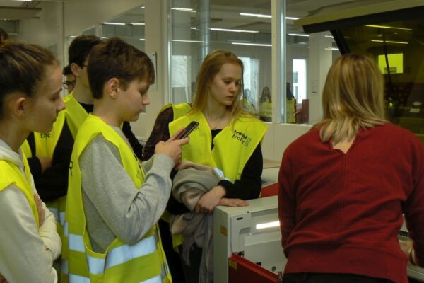 2020-06-10-gesunde-schule-Projektstart-H2- to-go-Trotec001