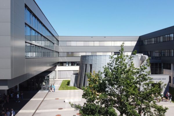 2020-08-28-wallerergym-haus-blick-von-oben