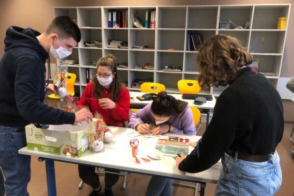 2021-01-05-weihnachtspackerl-haus-courage001