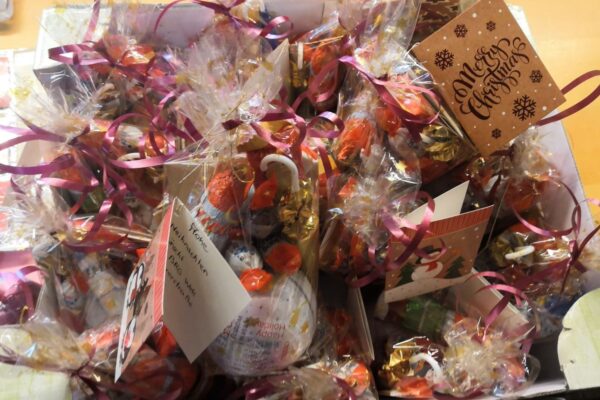 2021-01-05-weihnachtspackerl-haus-courage002