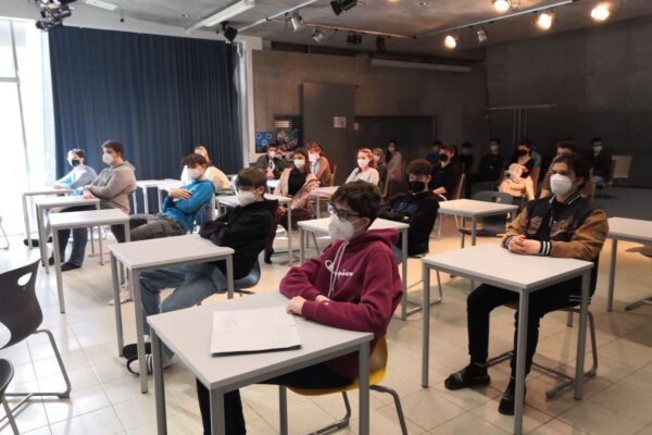 2022-03-24-derstandard-journalist-rohrhofer003